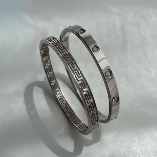 Cross-Border New Arrival Hollow Great Wall Pattern Oval Open-Ended Bracelet - Image 2